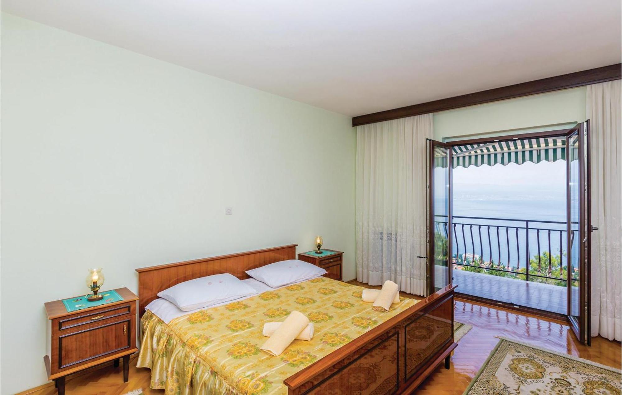 2 Bedroom Lovely Apartment In 로브란 외부 사진